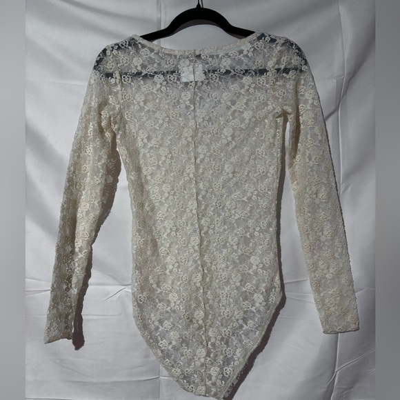 Stradivarius Small Lace Bodysuit Coquette - Picture 5 of 6